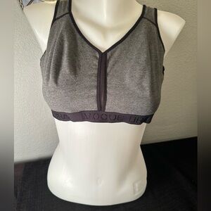 Vogue great and black  sports bra size D40